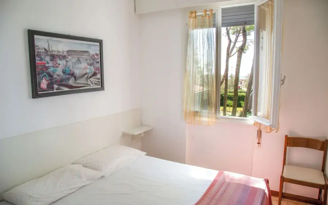 Spacious First-floor Flat Near the Beach