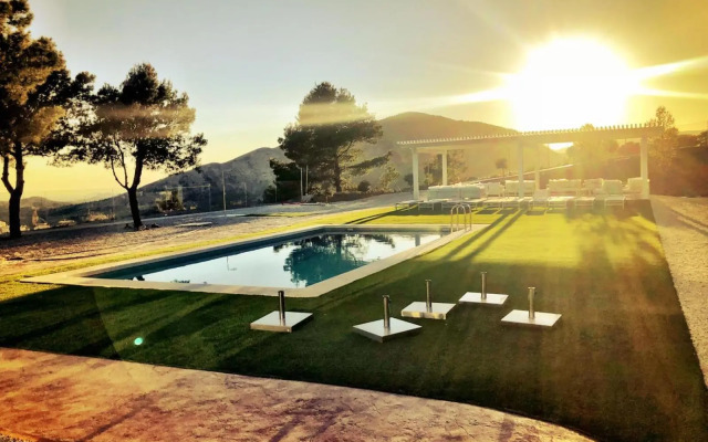 Puig Campana Nature Suites Hotel & BTT