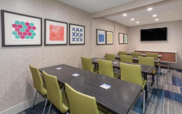 Holiday Inn Express & Suites Phoenix Tempe - University