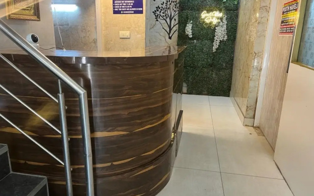 Goroomgo Hotel Park View Delhi