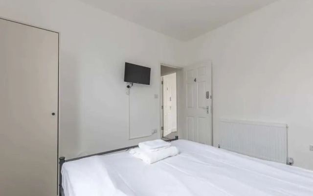 Spacious & Newly Renovated 4BD House East Ham!