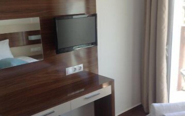 Cotton Boutique Hotel 16+
