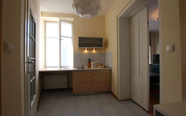 Home & Travel Apartments