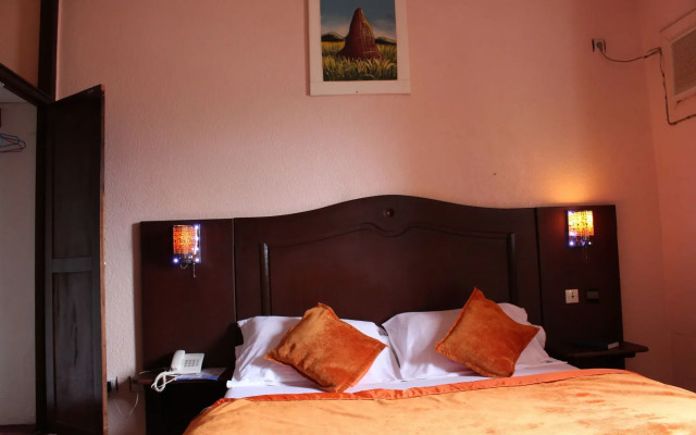 Tou'Ngou Hotel