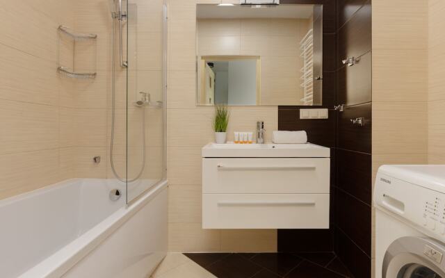 Spacious Targowek Apartment by Renters