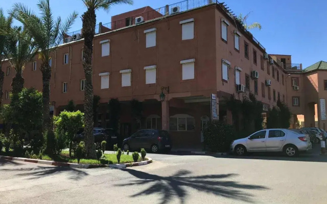 Riad 3 Bedroom Residential With Pool Next Medina