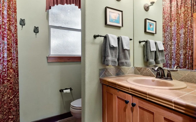 Skyliner Summit Chalet