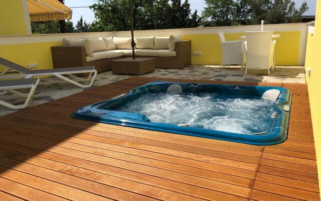 Apartments & Rooms Marina