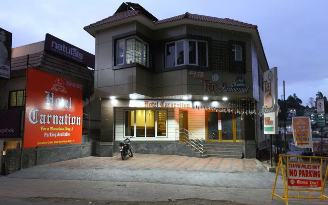 OYO 7987 Hotel Carnation