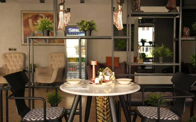 Mielo Lara Hotel