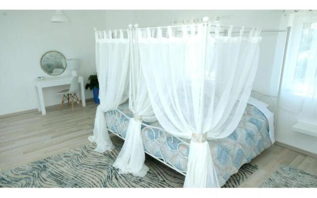 Stunning Villa Close to the sea