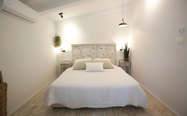 The White Cabins - View