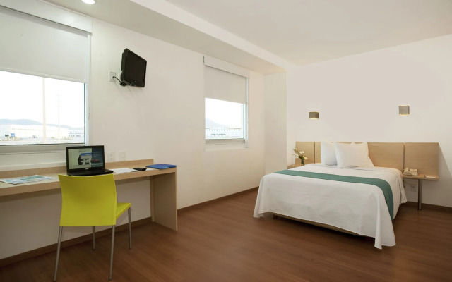 One Saltillo Derramadero