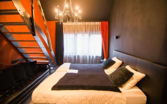 Hotel Moon