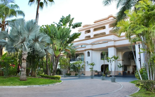 Costa Bonita Apartments