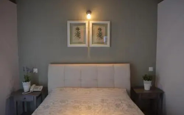 Romanza Studios