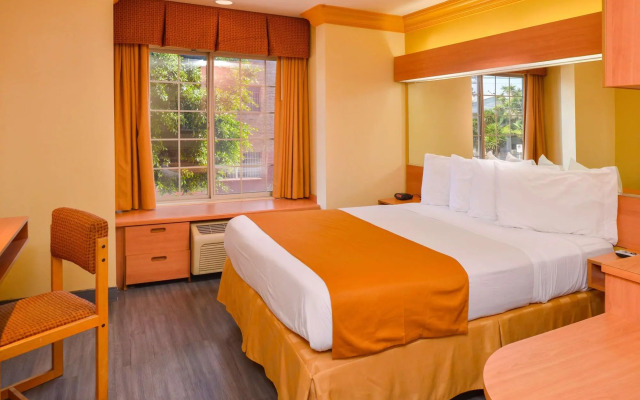 H3 Inn & Suites LAX Airport