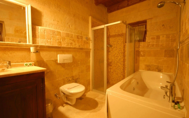 Traveller's Cave Hotel