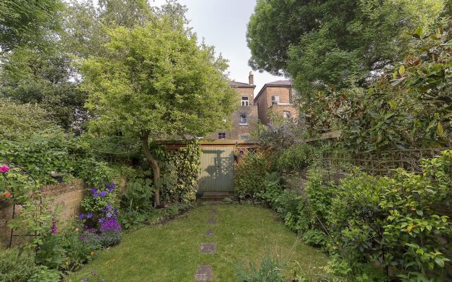 Quiet Home near Hampstead Heath