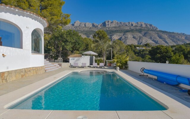 Splendid Villa in Altea with Private Swimming Pool