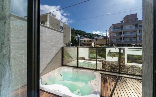 Aluguel Apartamento Garden com Jacuzzi e Terraço com Piscina - 883
