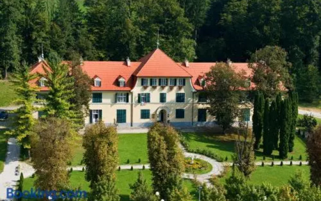 Apartments Villa Golf - Flucher Turizem