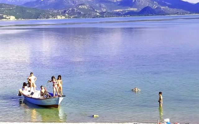 Kroisos Lake Resort Hotel