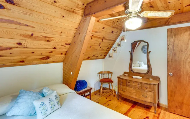 Lakefront Sunrise Beach Cabin w/ Private Dock!