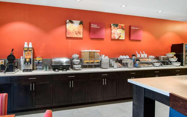 Comfort Suites Near Vancouver Mall