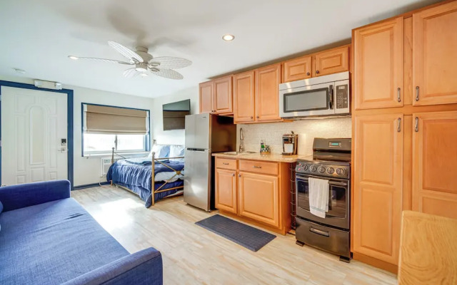 Half-block to Beach & Conventions: Wildwood Studio