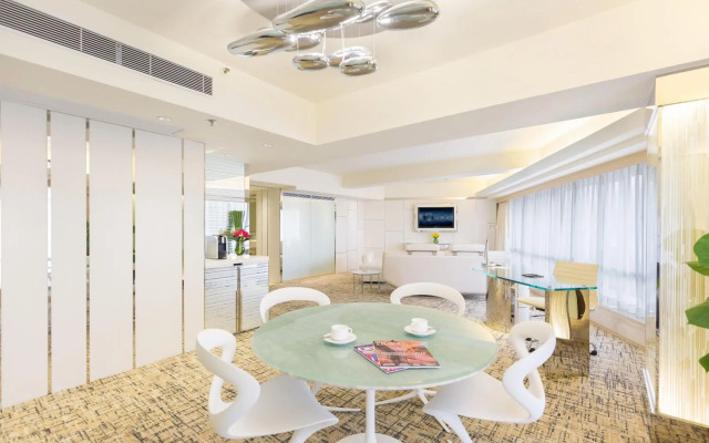Regal Oriental Hotel