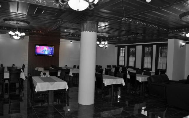 Simre Otel