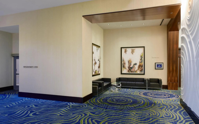 Renaissance Arlington Capital View Hotel