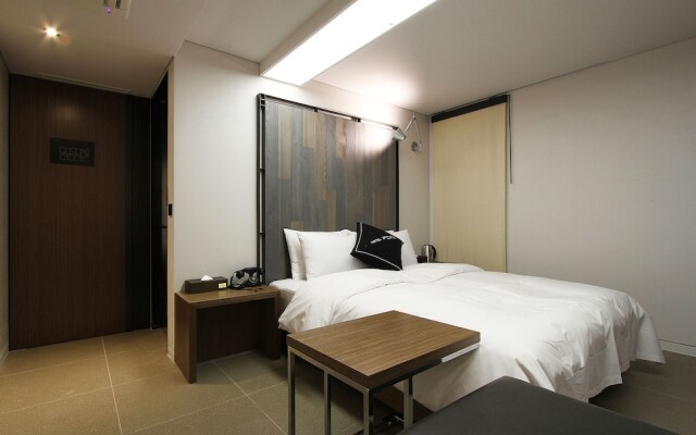 Form Hotel