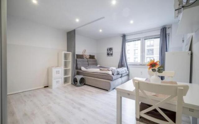 Private Apartment Alice Top (5948)