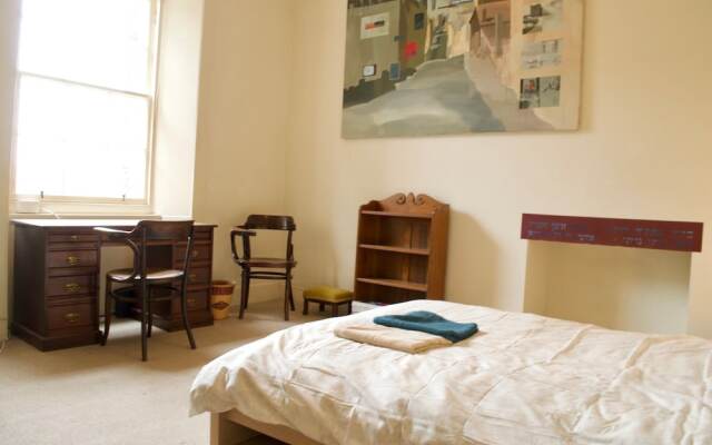 Central 3 Bedroom Flat