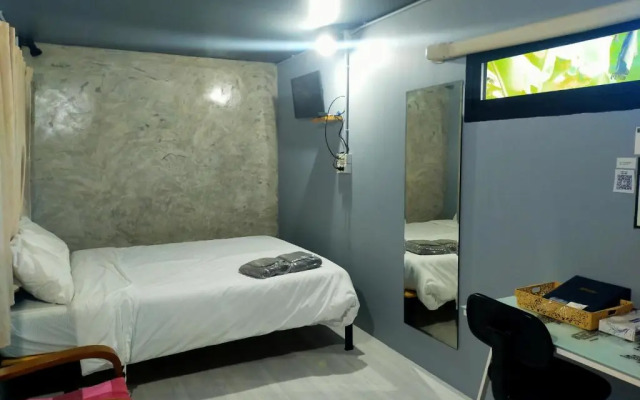 Smile Box Coffee & Resort