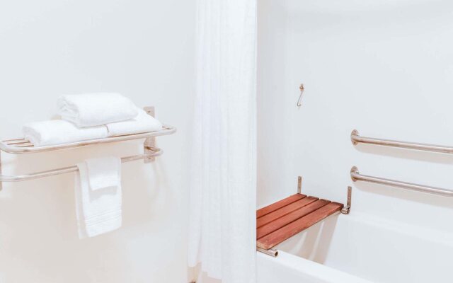 MainStay Suites LeClaire - Quad Cities