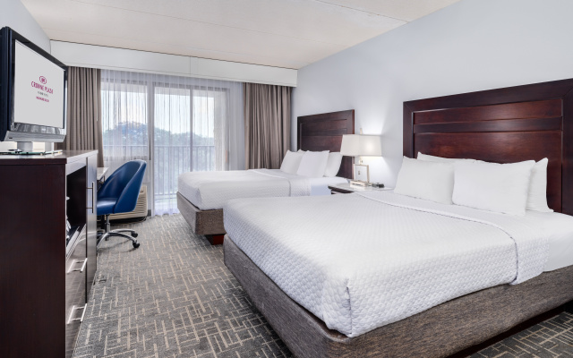Crowne Plaza Milwaukee Airport by IHG