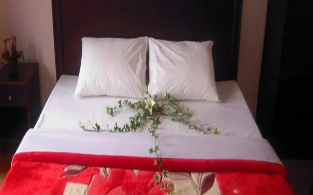 Vista Rooms Rose Garden