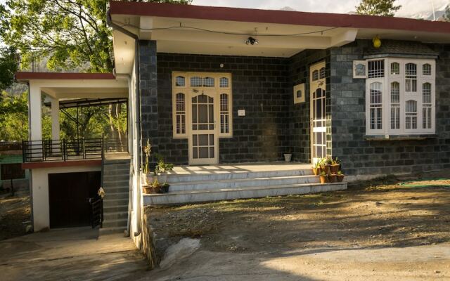 OYO 12394 Home Scenic 3BHK Khanyara Ground