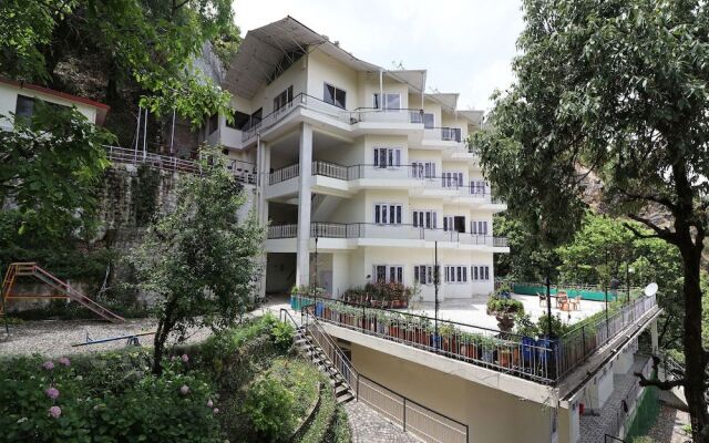 OYO 12853 The Kings Kalandi Resort