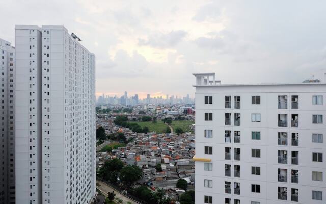 Clean 2BR Bassura City Apartment