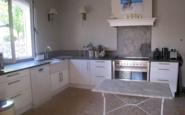 Atmospheric Villa in Pottery Town Salernes , Near Many Lovely Villages