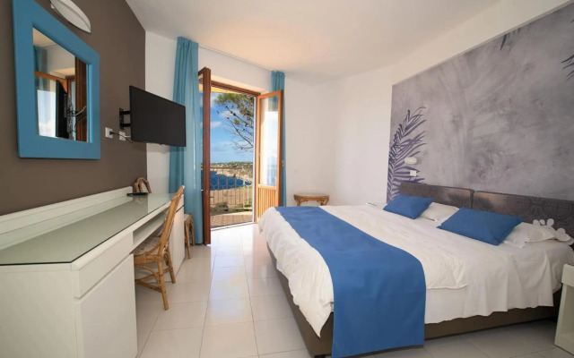 Perla del Golfo Resort