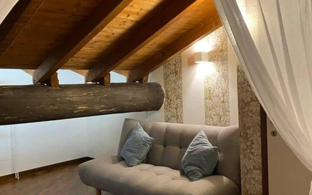 Design Villa With Parking, Navigli Area, Milan