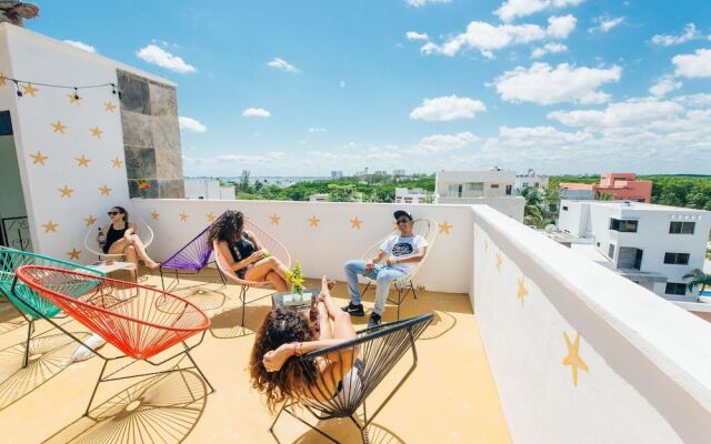 The Mermaid Hostel Beach - Adults Only