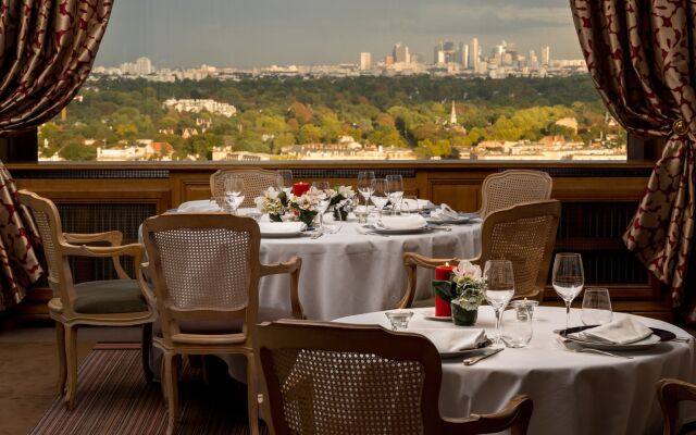 Pavillon Henri IV Hotel Restaurant Gastronomique Terrasse
