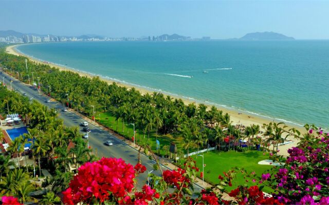 Sanya Yinyuan Linhai Theme Hotel