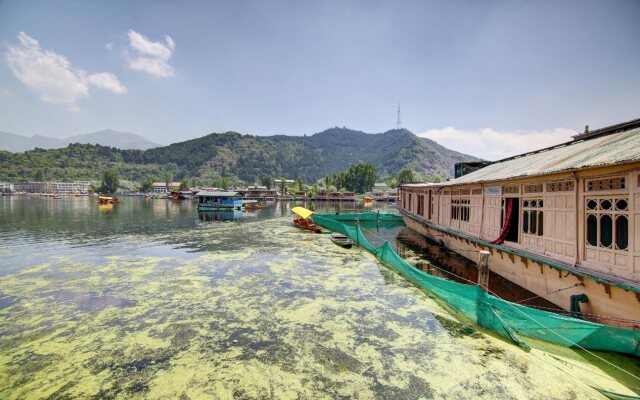 Hollywood Group Of Houseboats By OYO Rooms